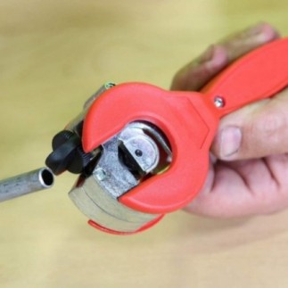 Compre cortadores de tubos de refrigeração com sistema de catraca de 1/4 a 7/8
